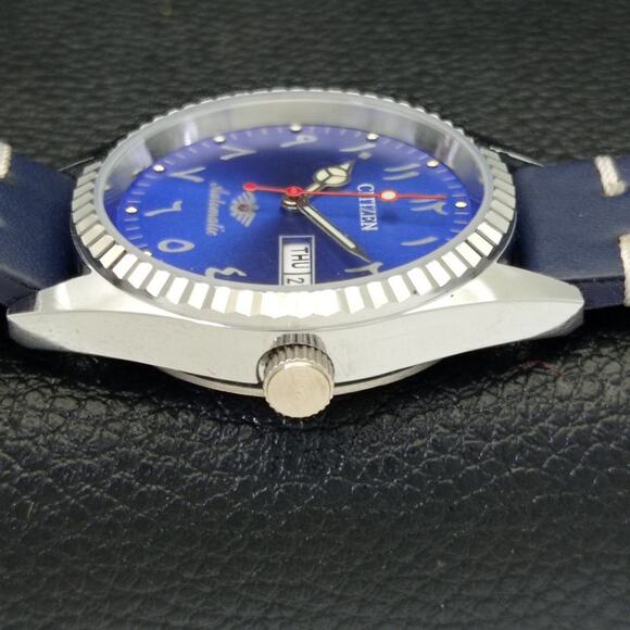 Vintage 1977 Citizen Automatic Mens Silver Watch W/daydate & Blue accents - Picture 5 of 8